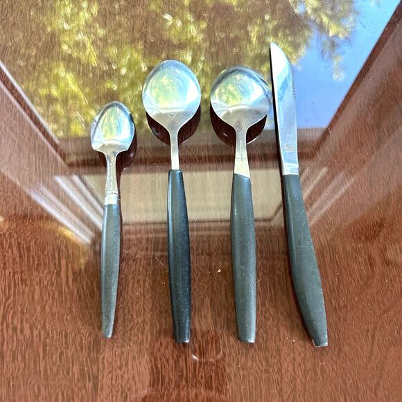 Vintage MCM Stainless Steel and Black Faux Wood Flatware – Set of 4 - Picture 6 of 11